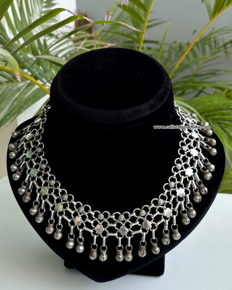 Image of Solid Silver Neckpiece