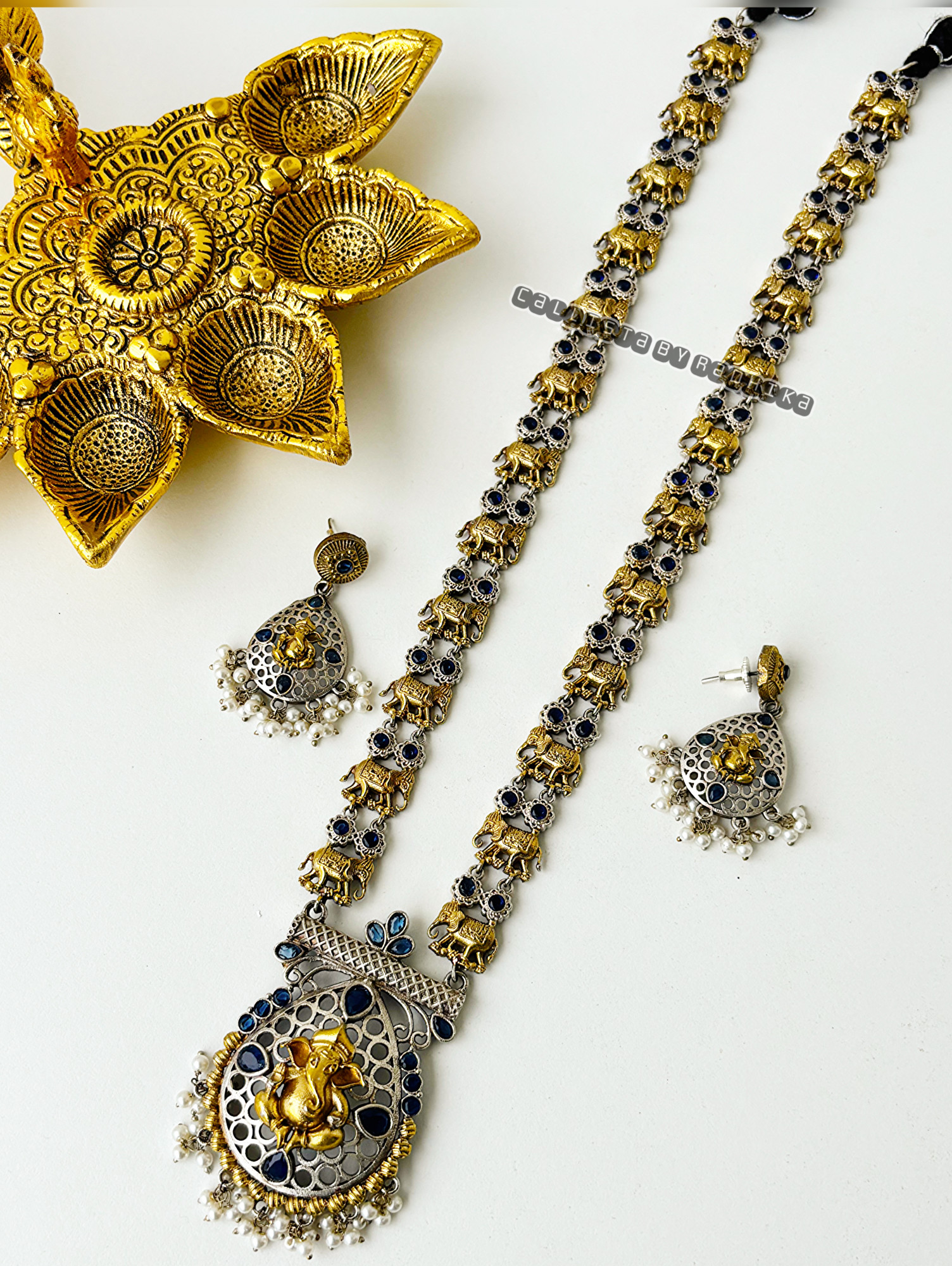 Dual-Tone Neckpiece (DTN-035)