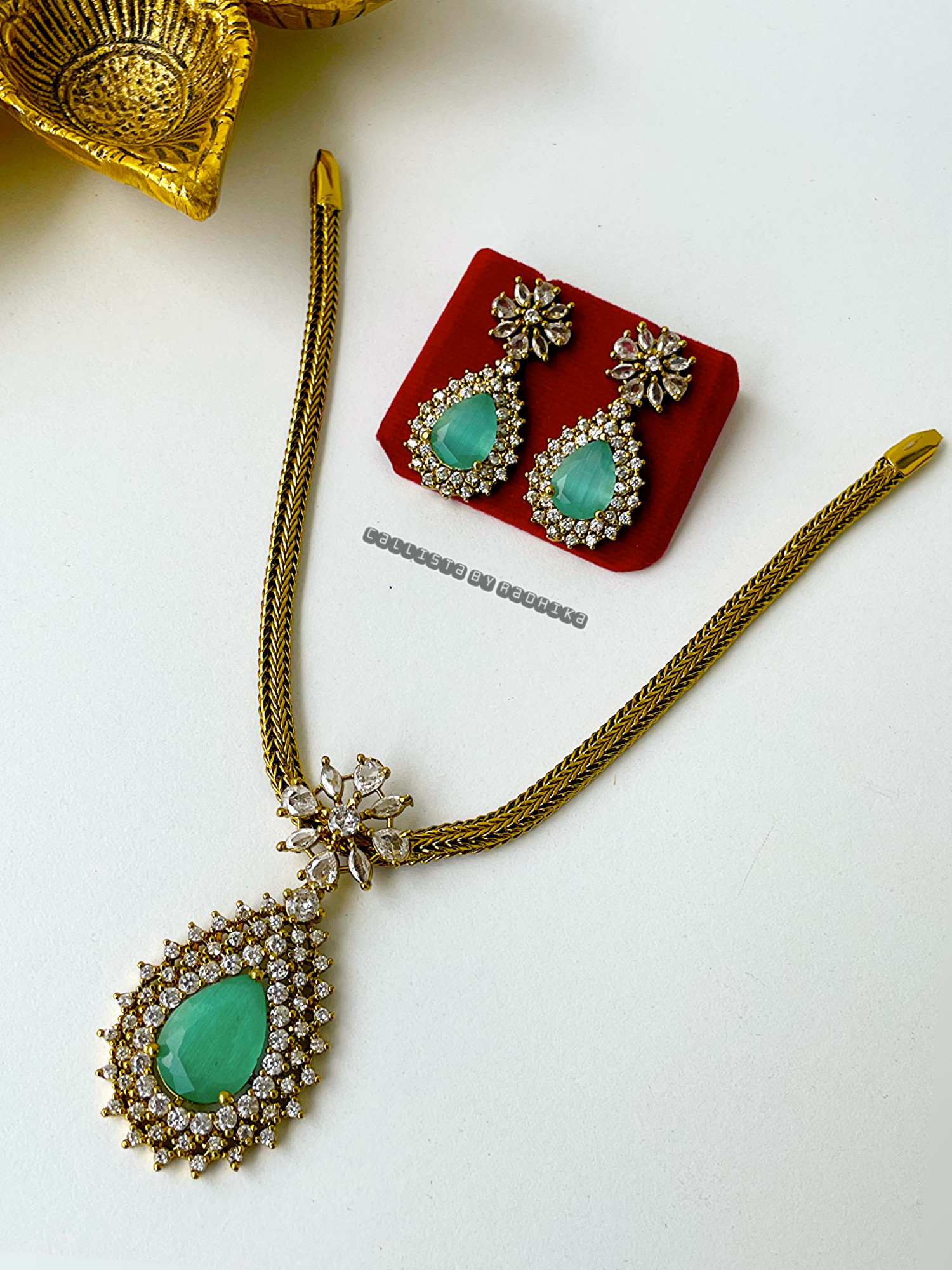 Stone Neckpiece (STN-007)