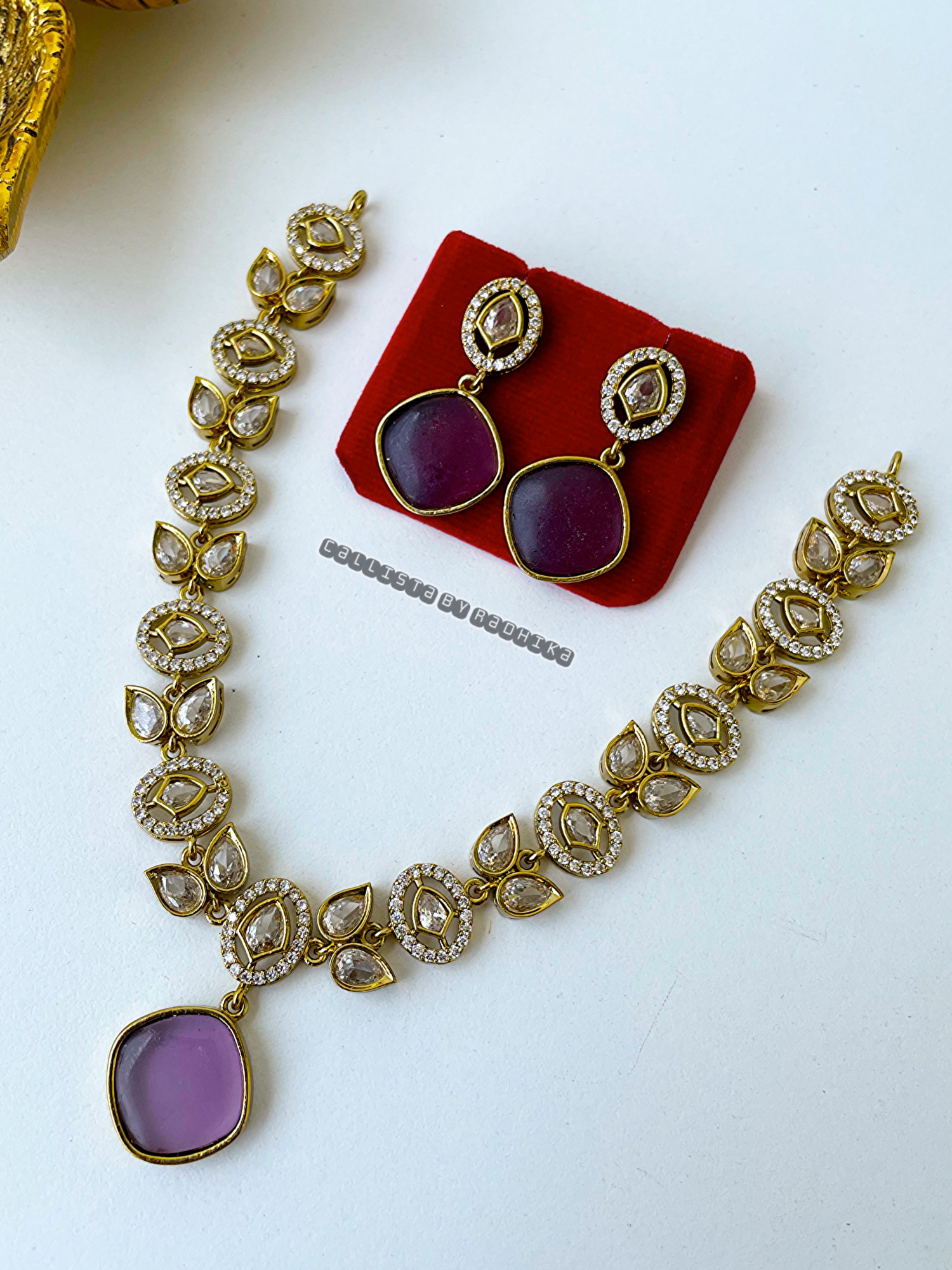 Stone Neckpiece (STN-003)