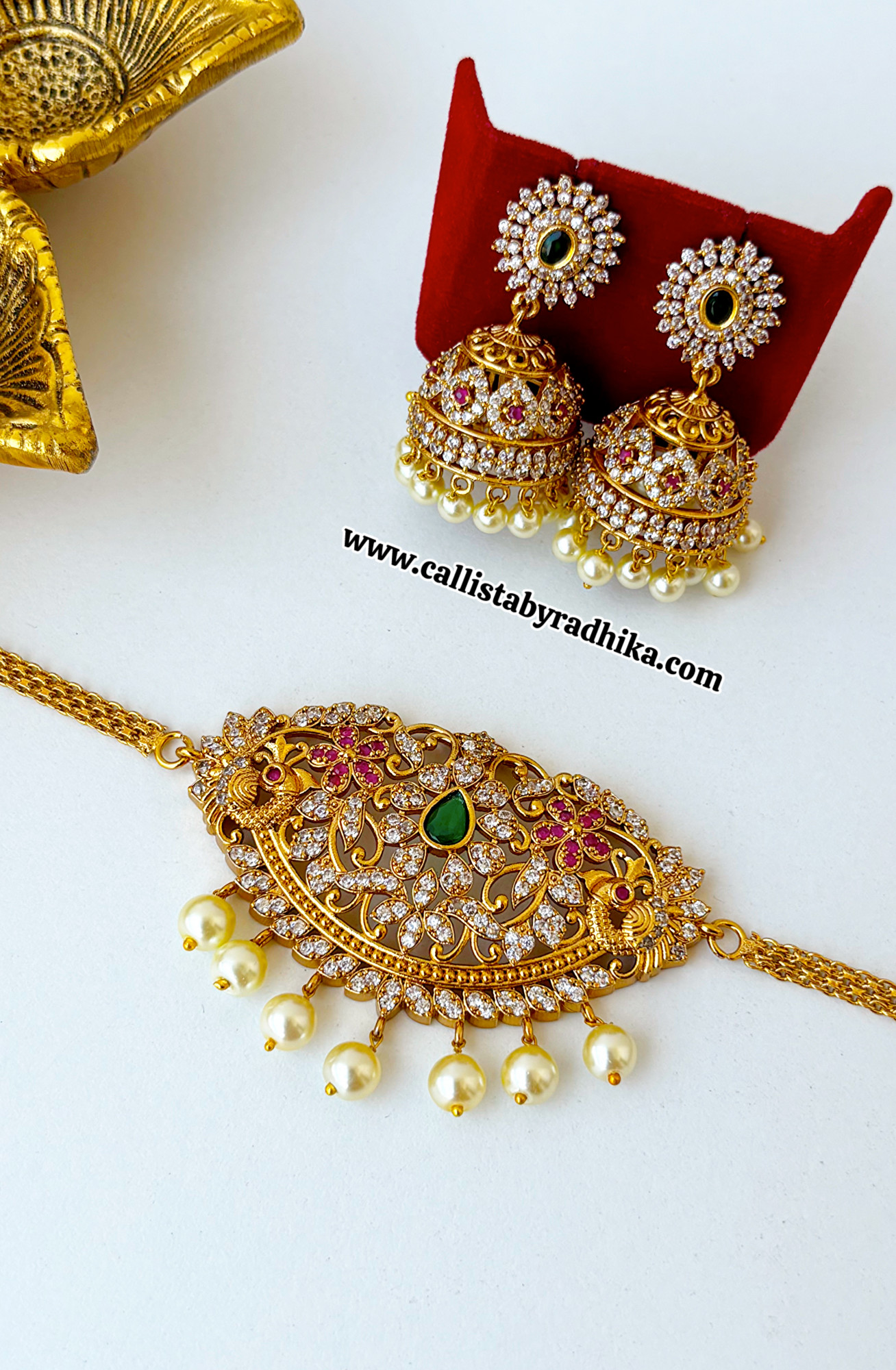 Choker Neckpiece