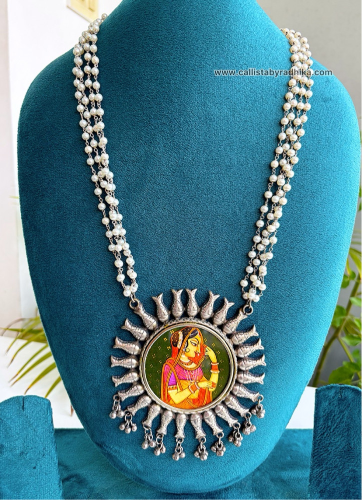 Image of Photo Charm Pearl Neckpiece