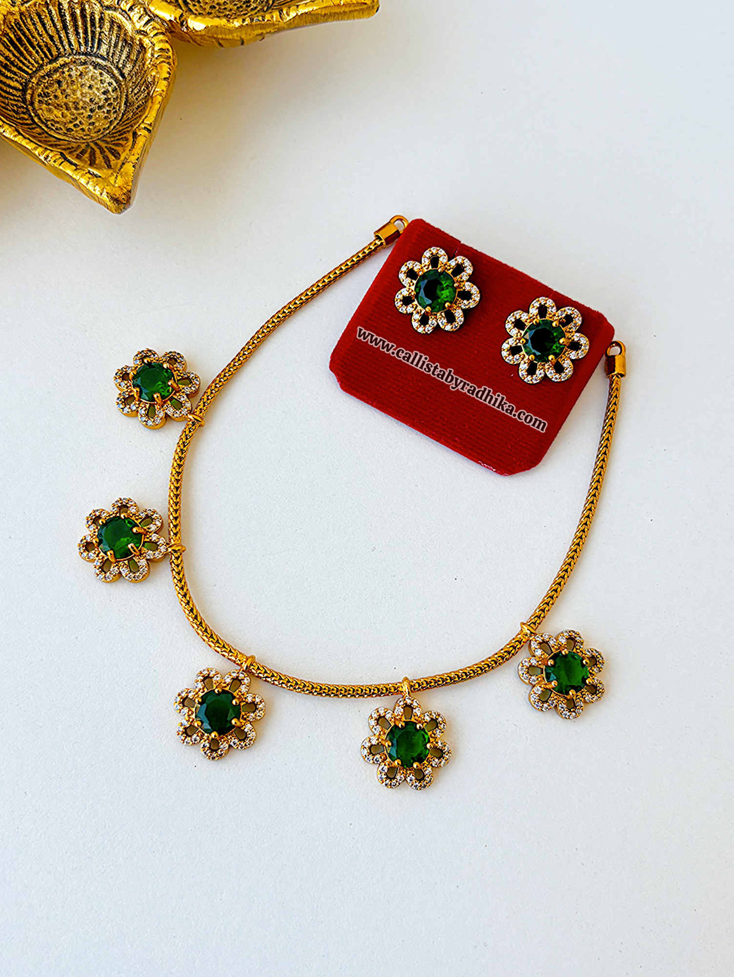 5 Stone Flower Attigai