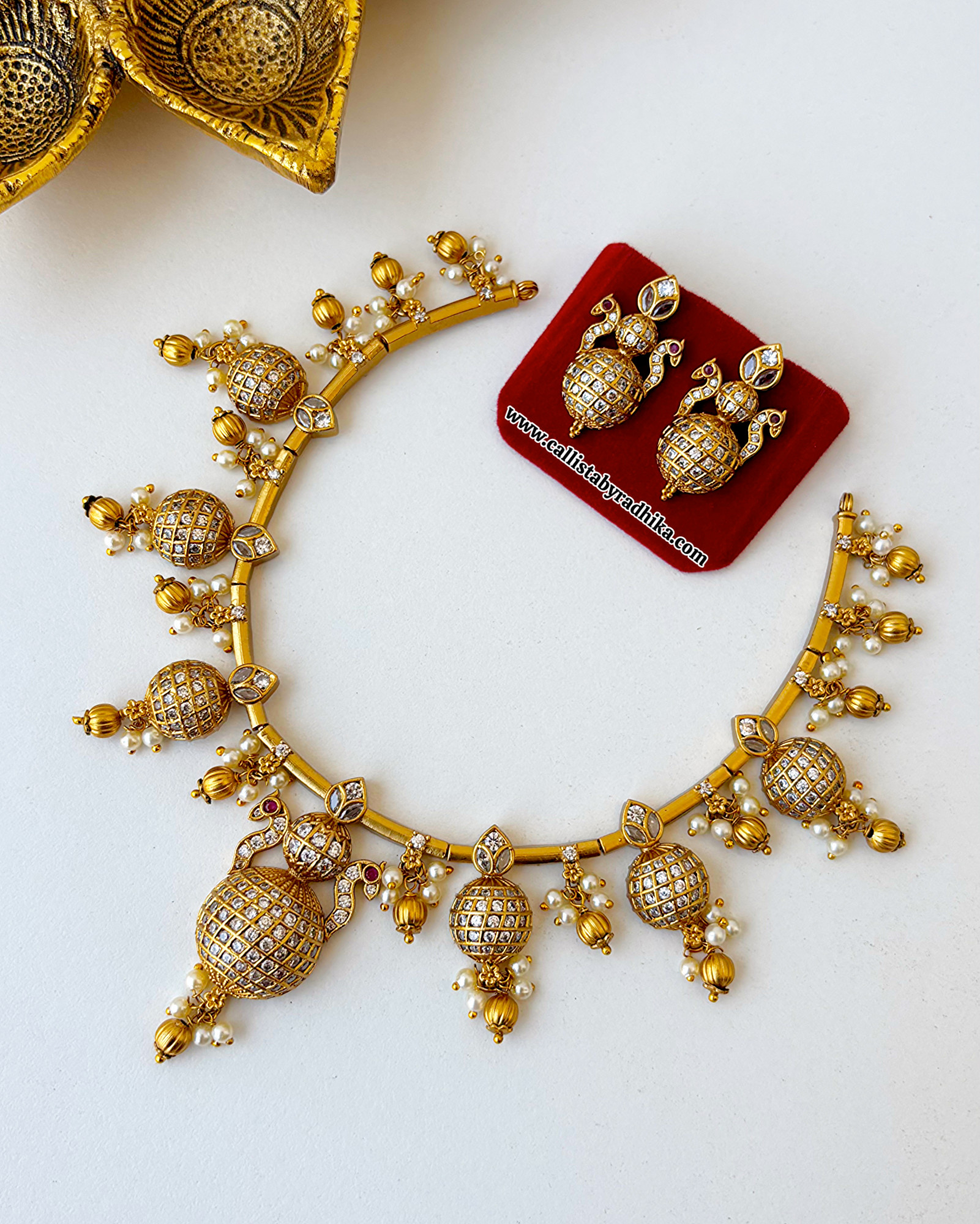 Stone Hasli Necklace