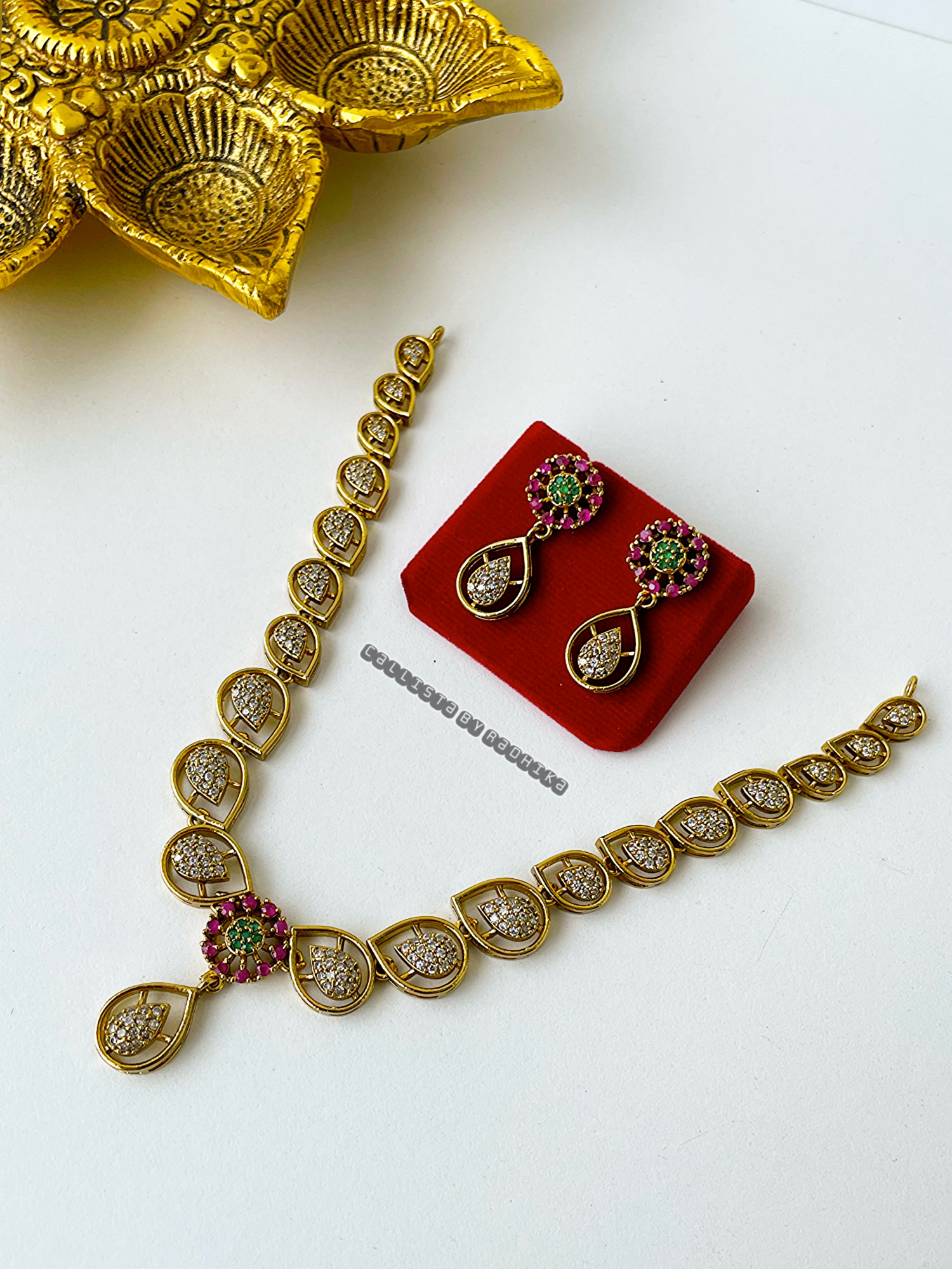 Stone Neckpiece (STN-009)