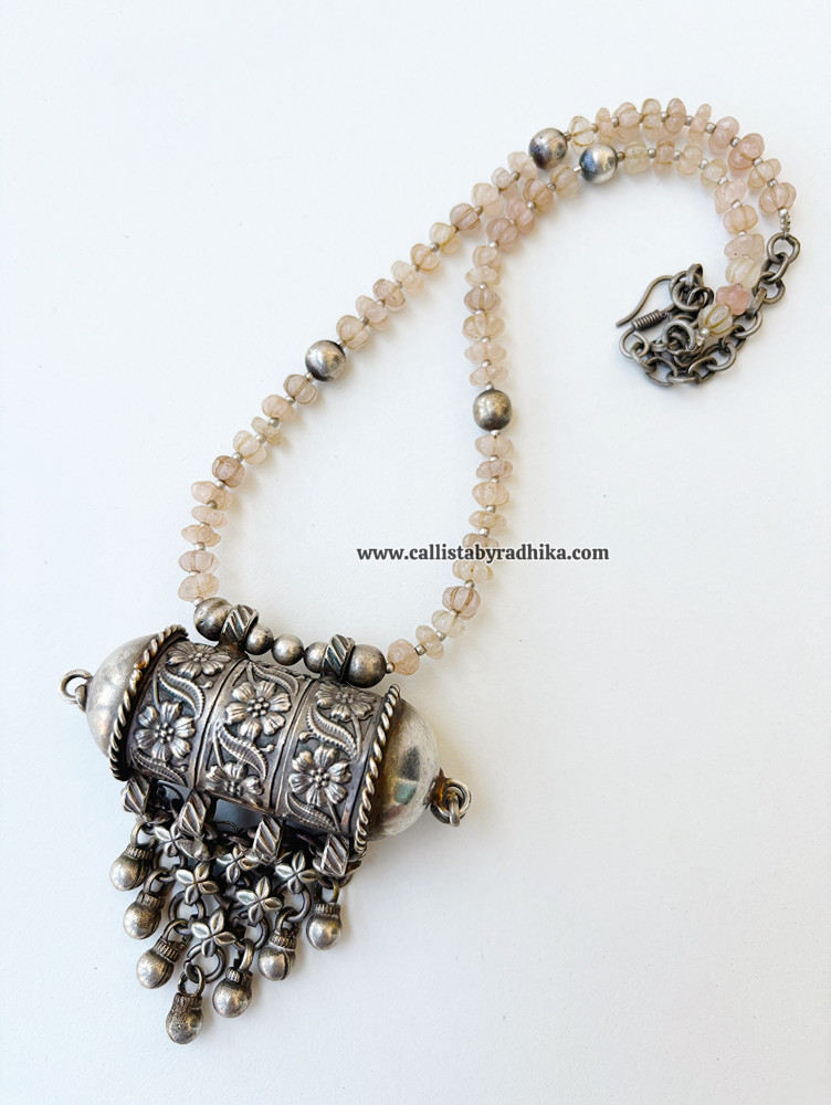 Image of Solid Fusion Neckpiece