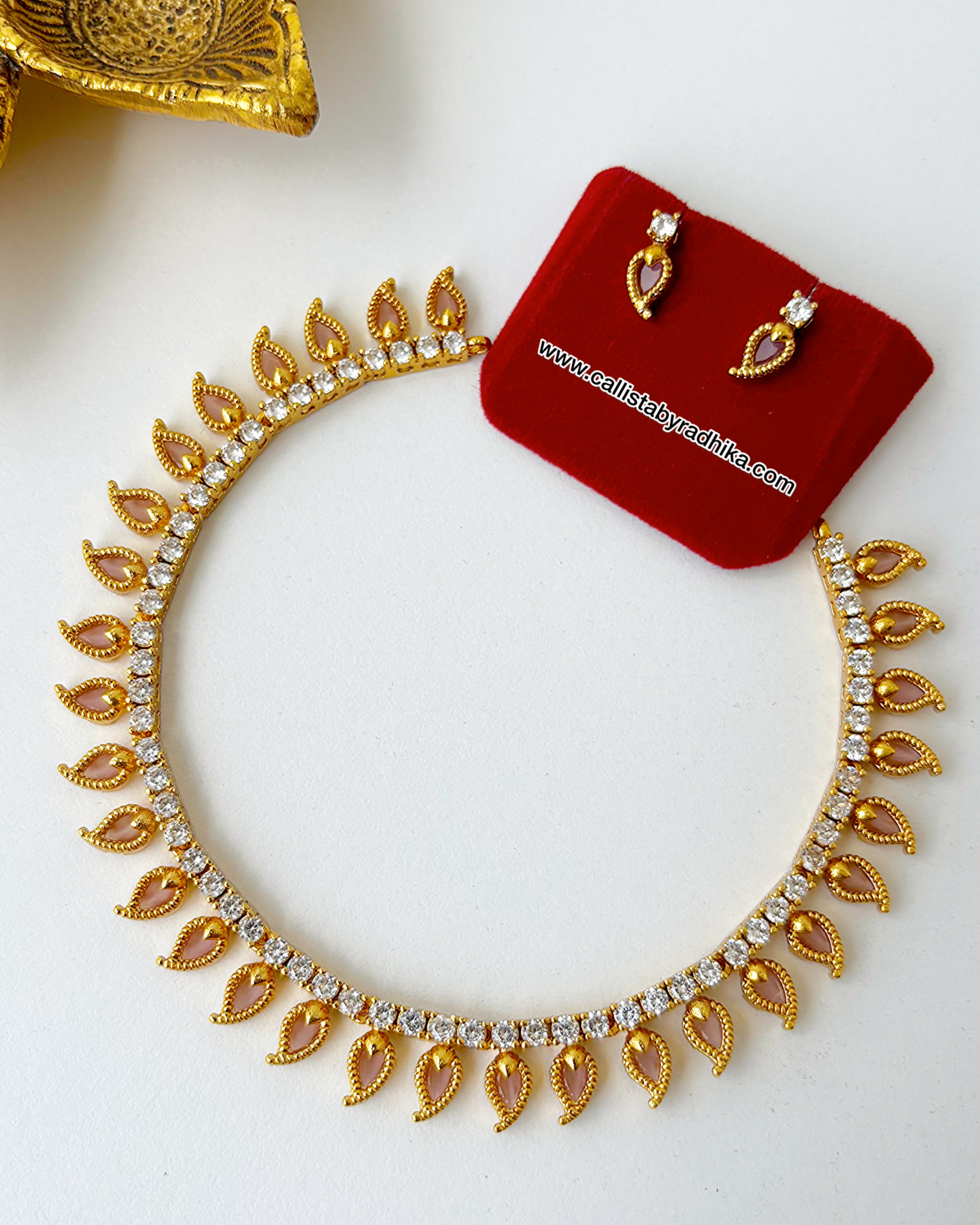 Mango Stone Neckpiece
