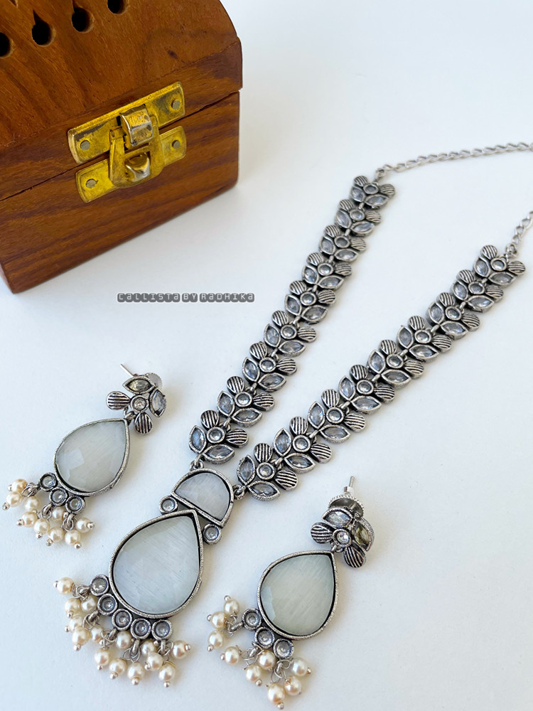 Image of Silver Replica Neckpieces (SRN-055)