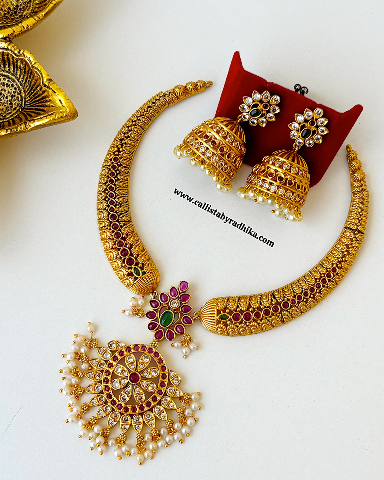 Hasli Neckpiece