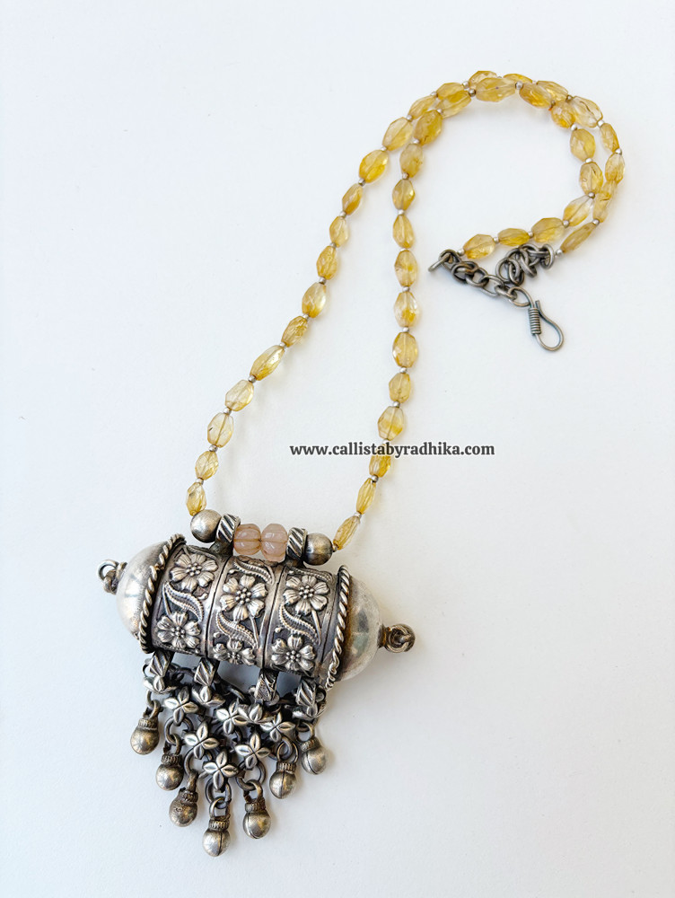 Image of Solid Fusion Neckpiece