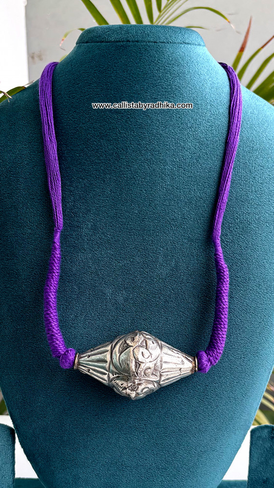 Image of Solid Silver Neckpiece