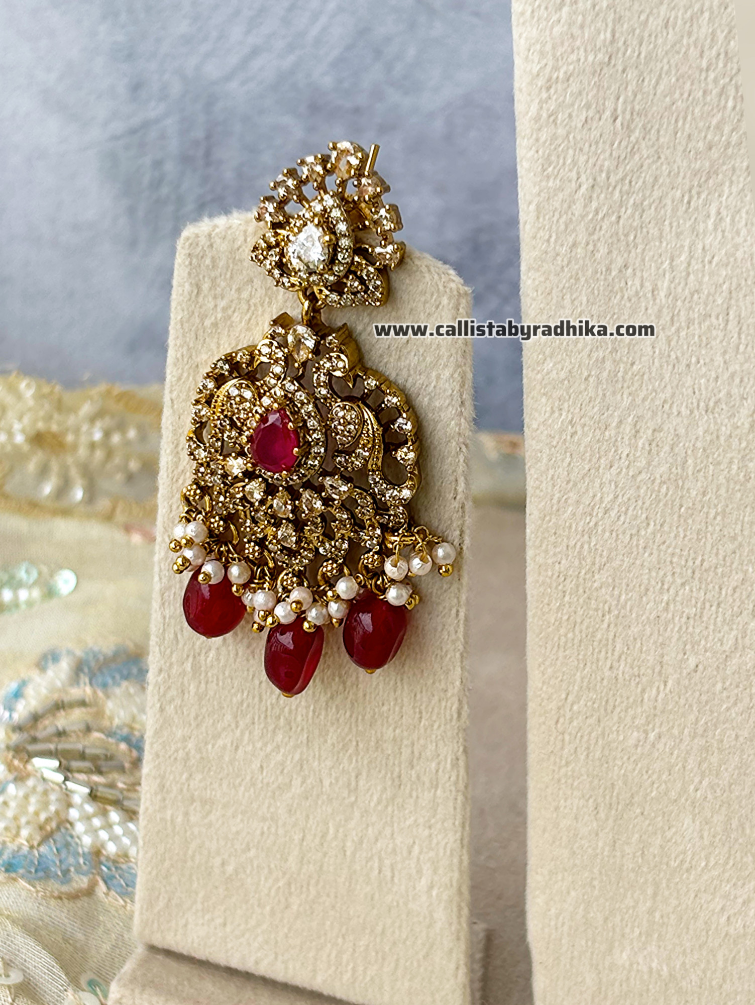 Victorian Broad Attigai