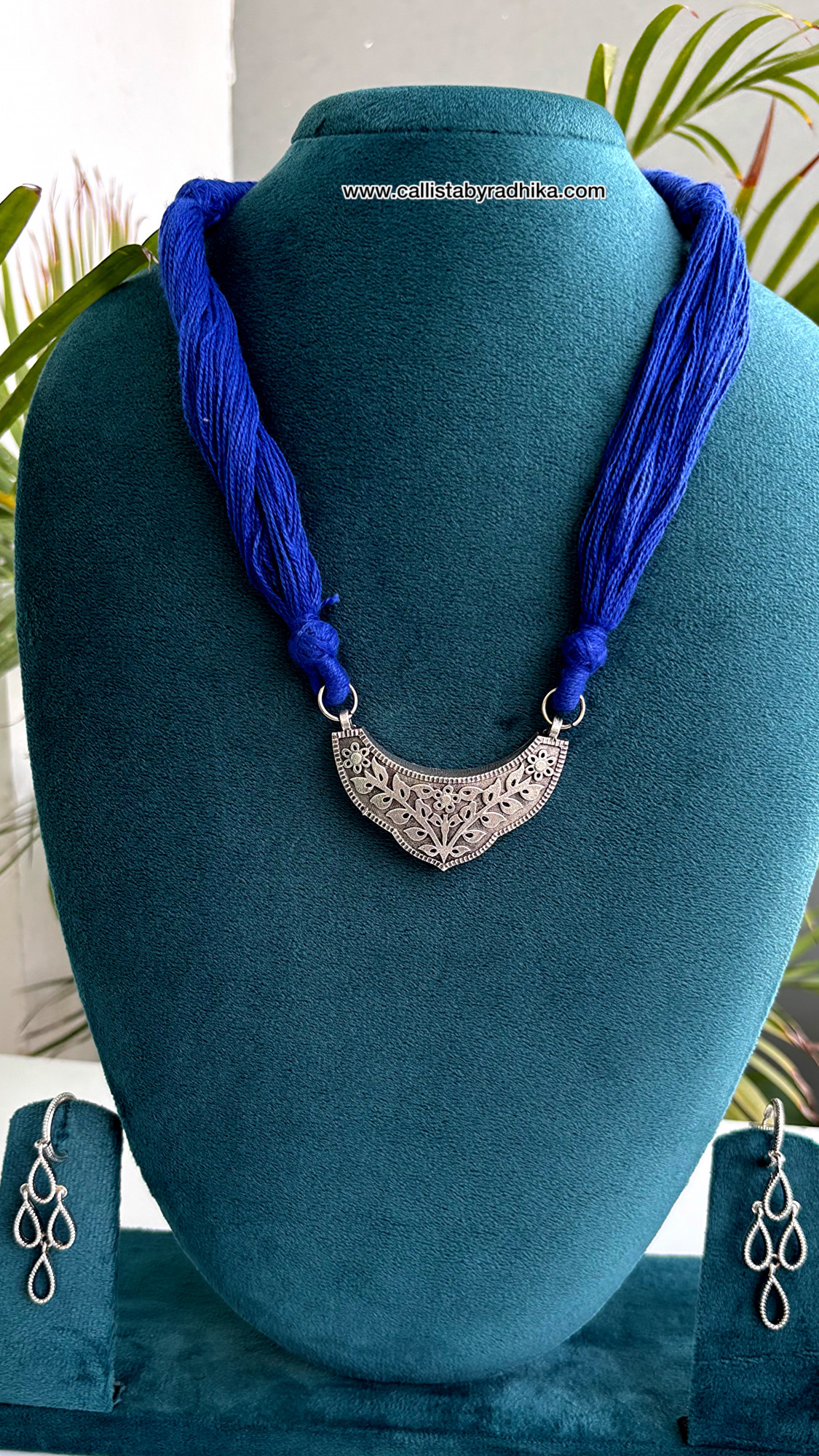 Solid Silver Neckpiece