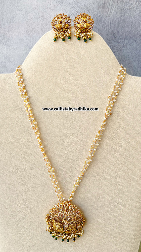 Image of Peacock Pendant Pearl Maala