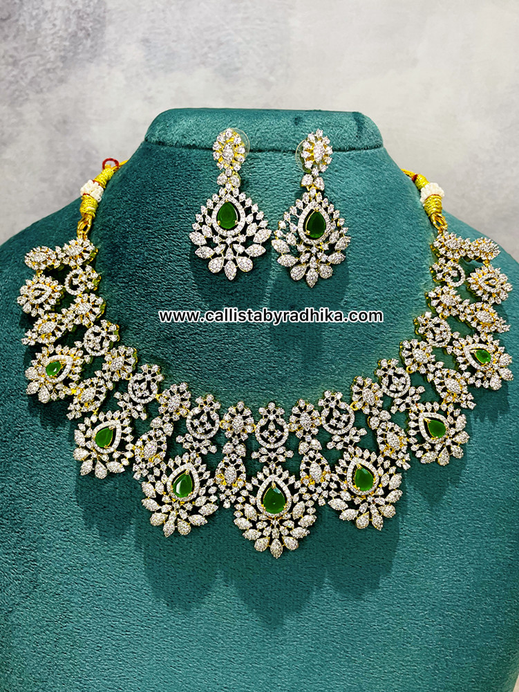 Image of Grand emerald Green Stone Neckpiece
