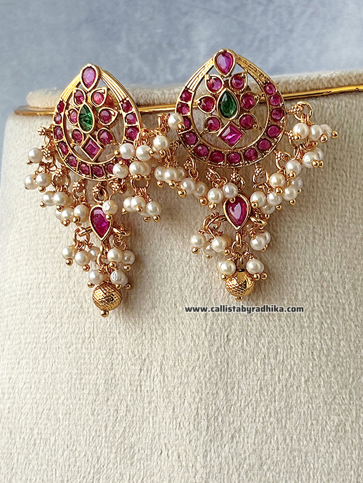 Black Thread Neckpiece