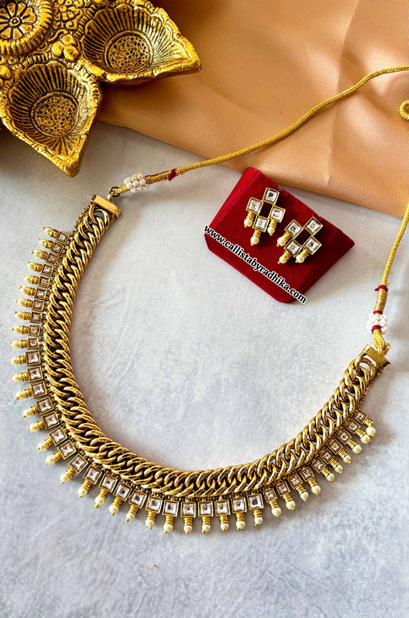 Stone Jalebi Neckpiece