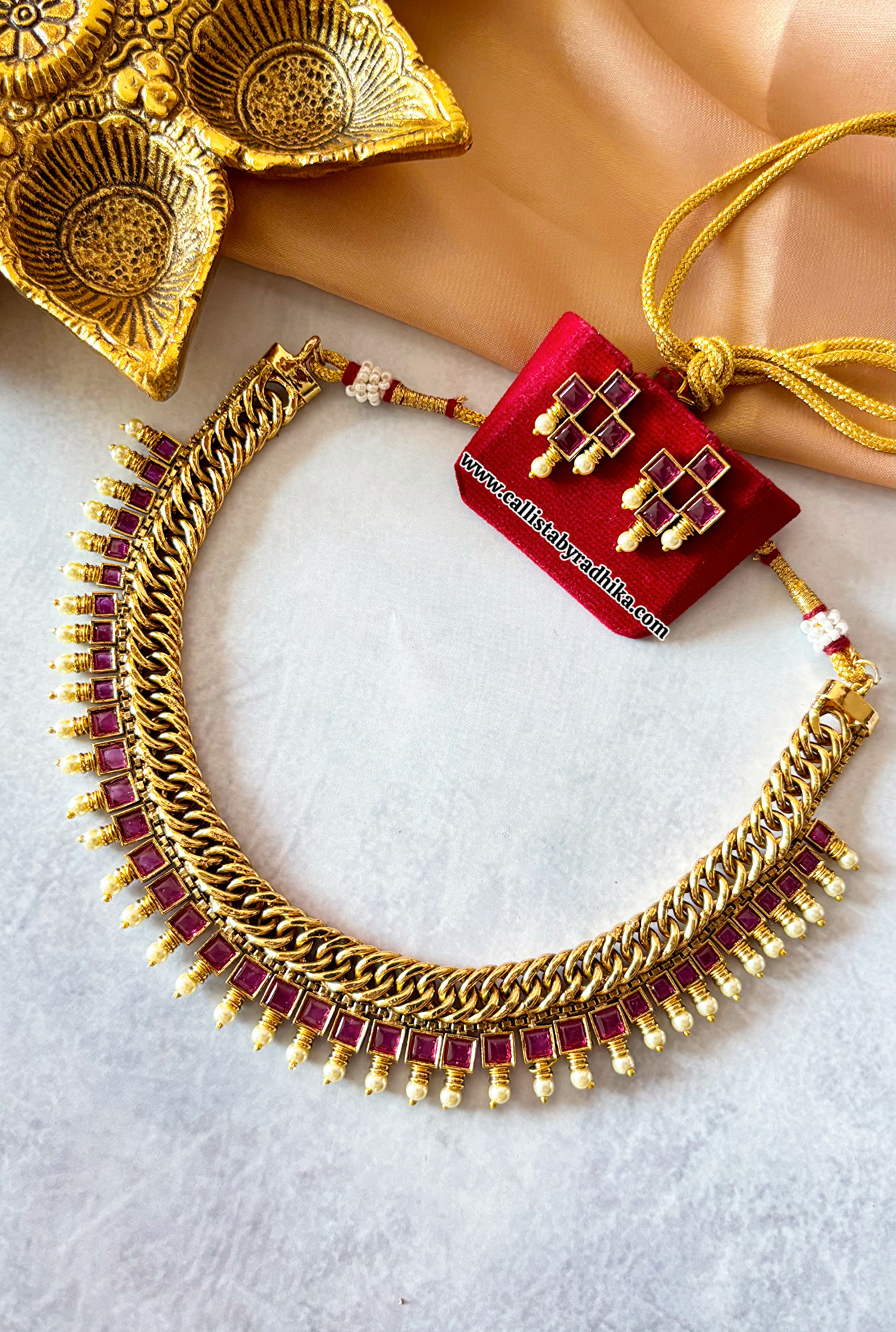 Stone Jalebi Neckpiece