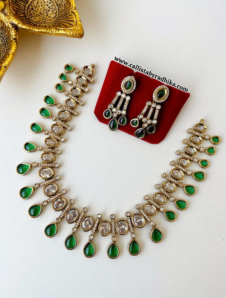 Image of Green Stone Neckpiece