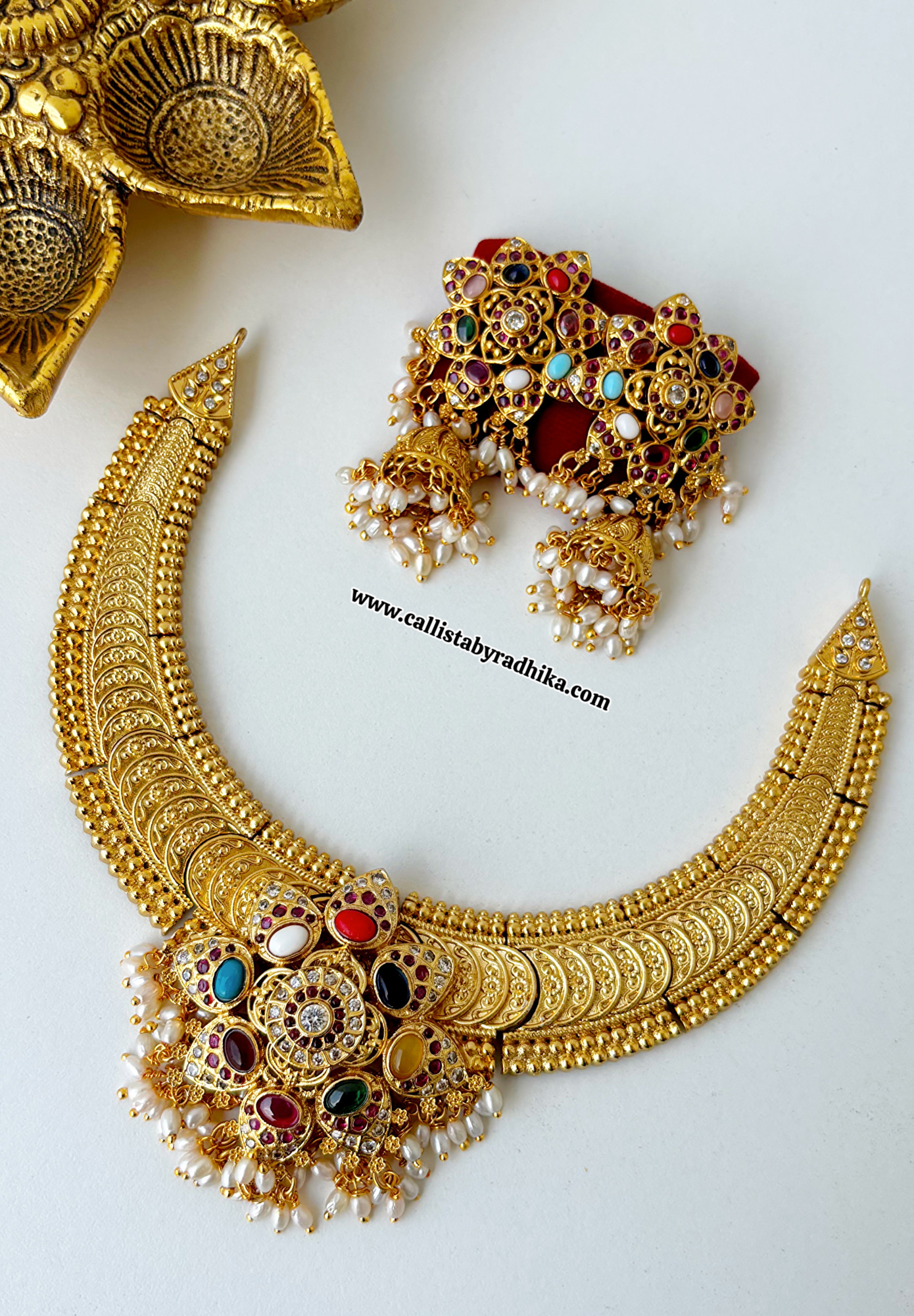 Navratna Kaashu Hasli