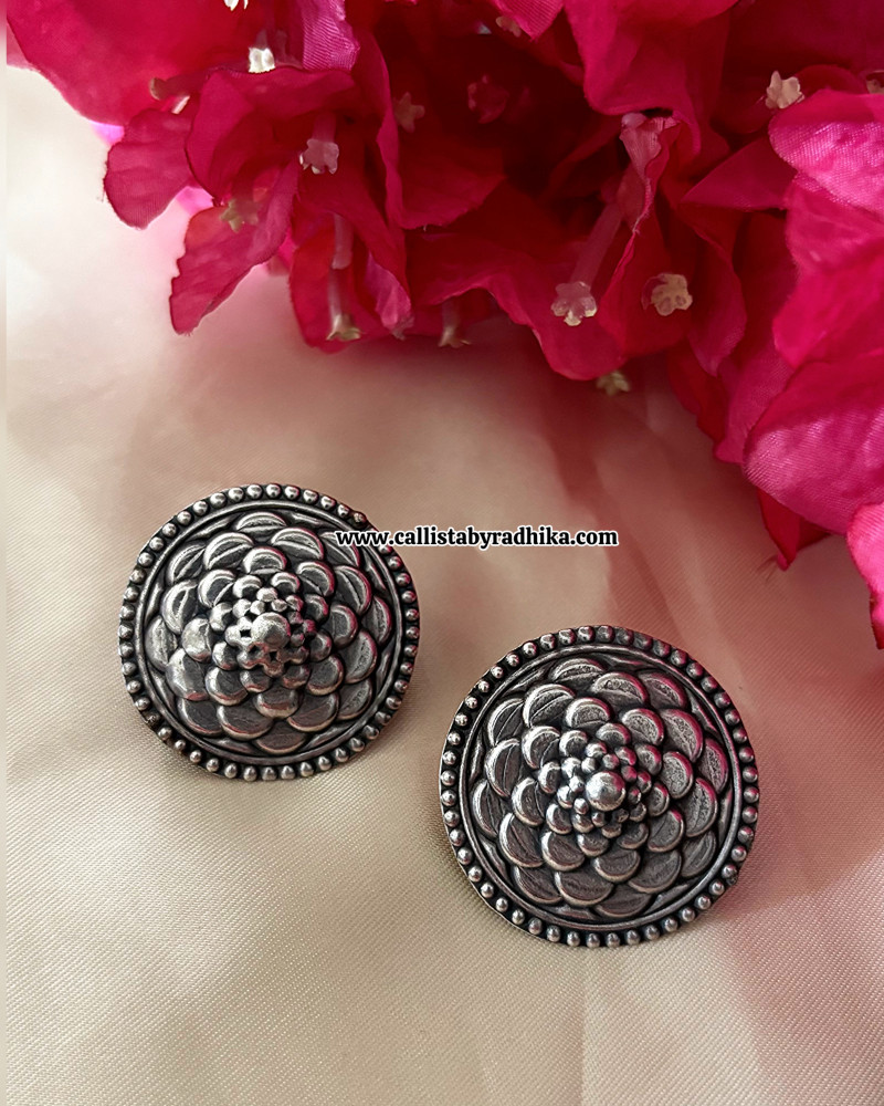 Image of Solid silver Stud