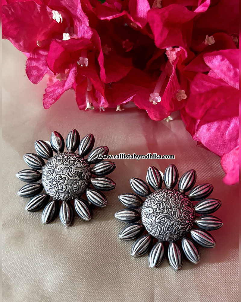 Image of Solid silver Stud