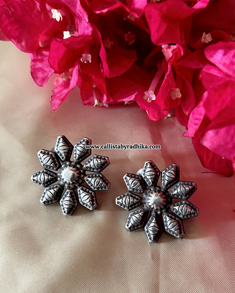Image of Solid silver Stud
