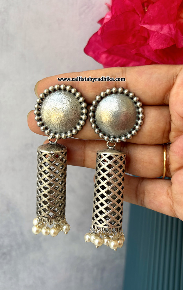 Image of Solid Silver Earring