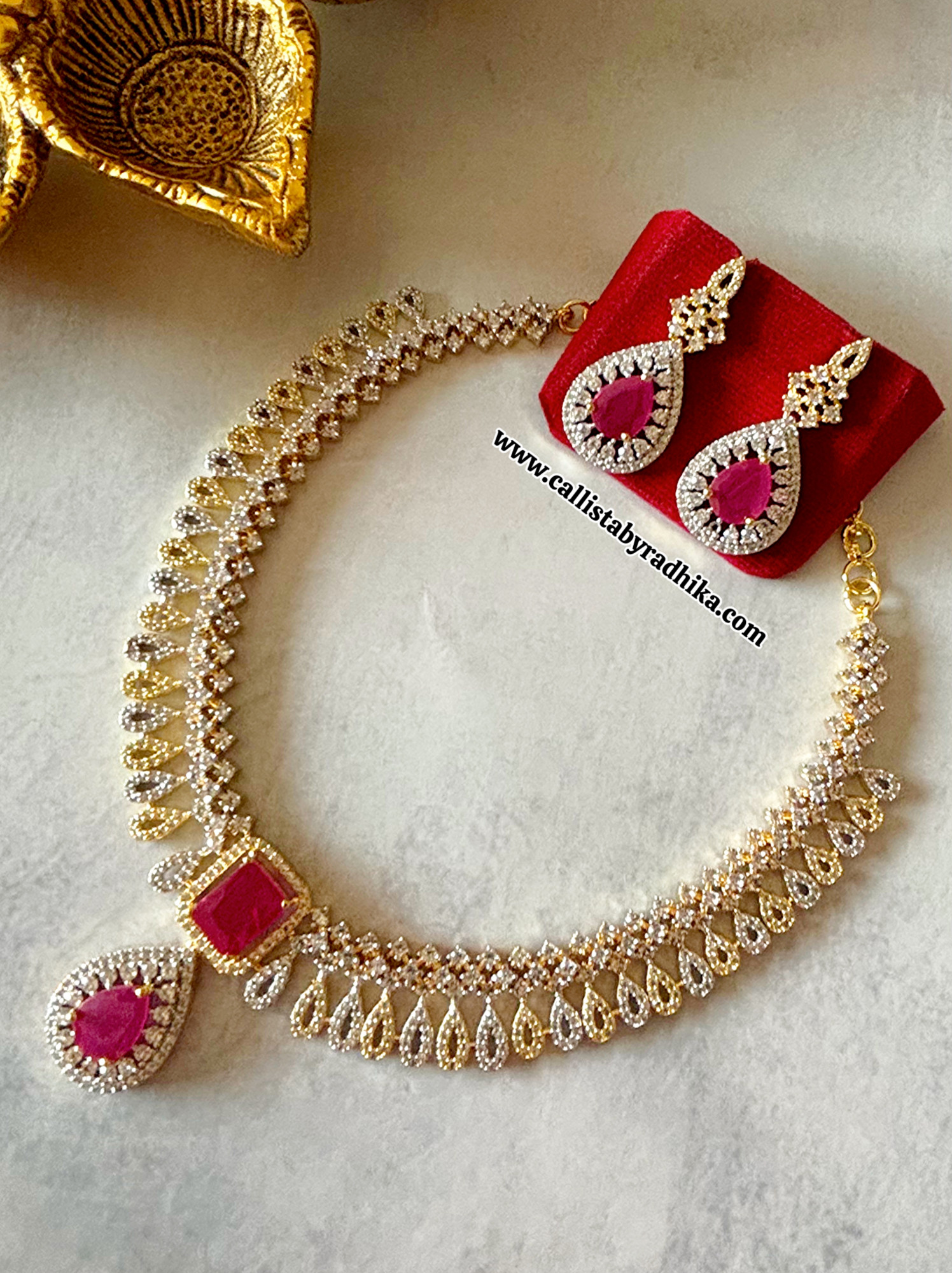AD Dual-Tone Necklace