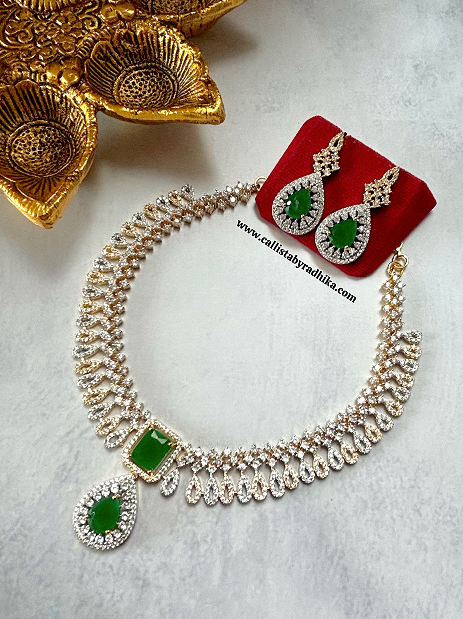 AD Dual-Tone Necklace