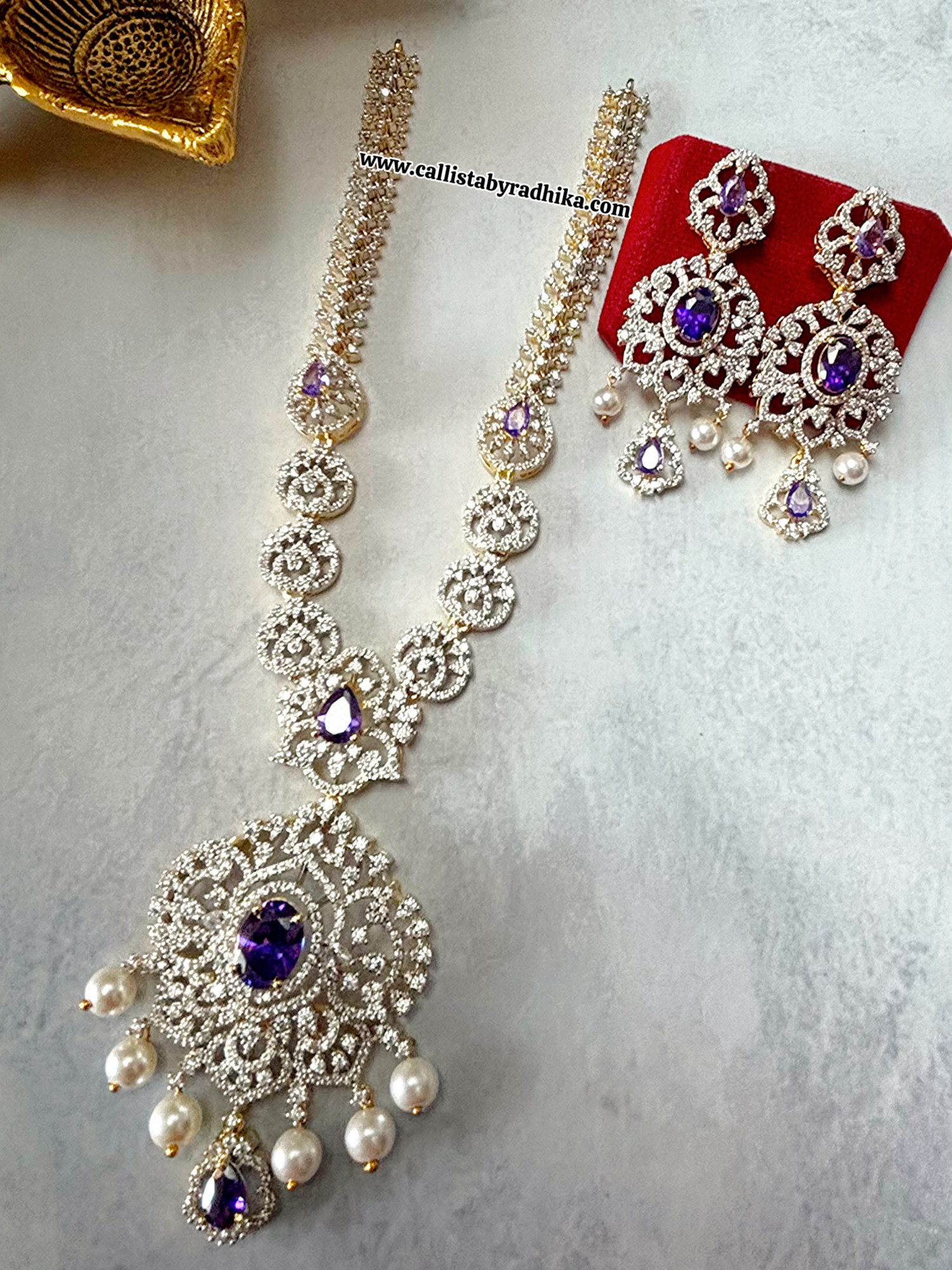 AD Necklace