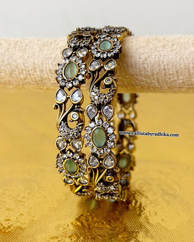 Image of Victorian Bangle - Mint Green