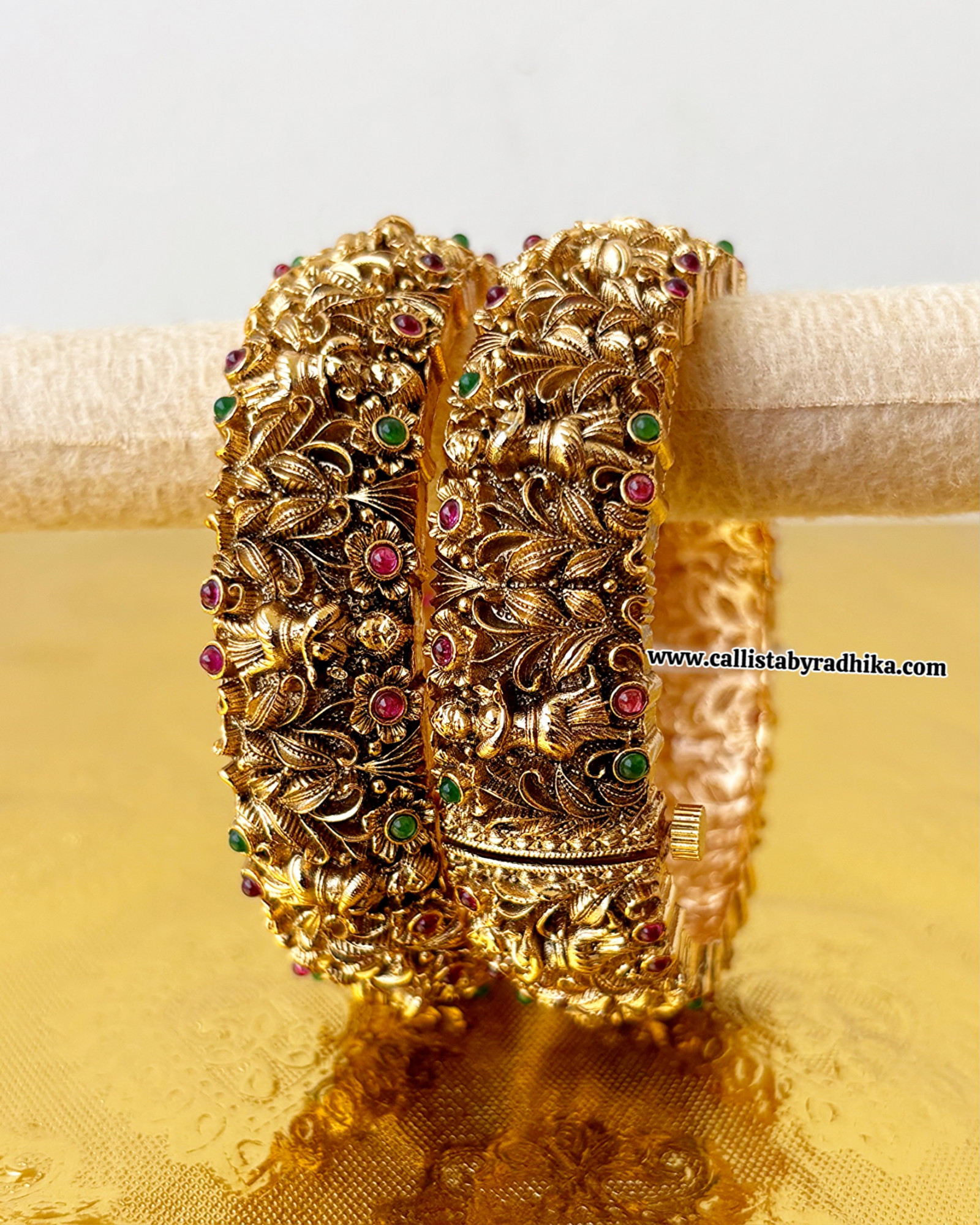 Bridal Gold Polish Nakshi Bangle