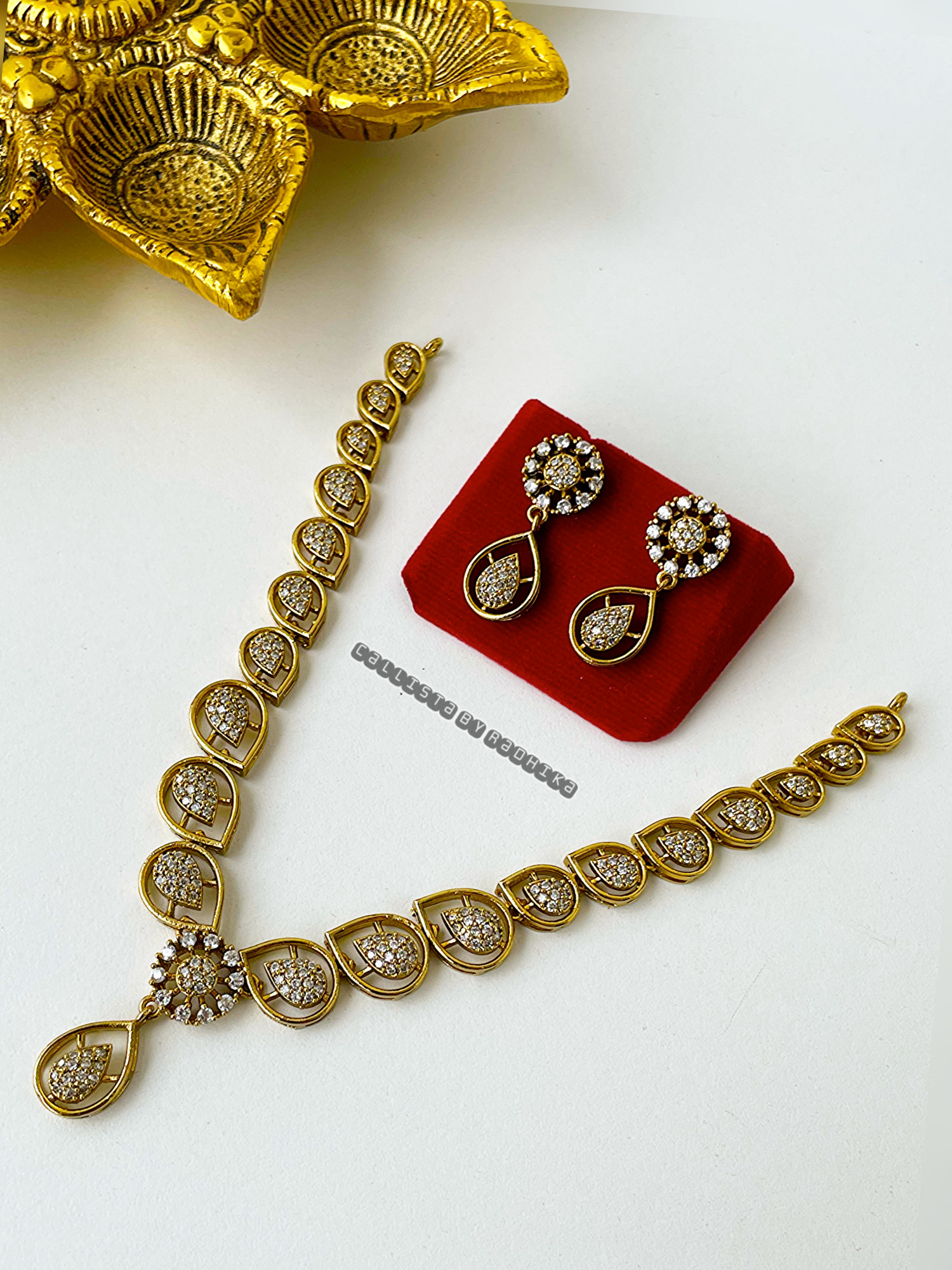 Stone Neckpiece (STN-009)