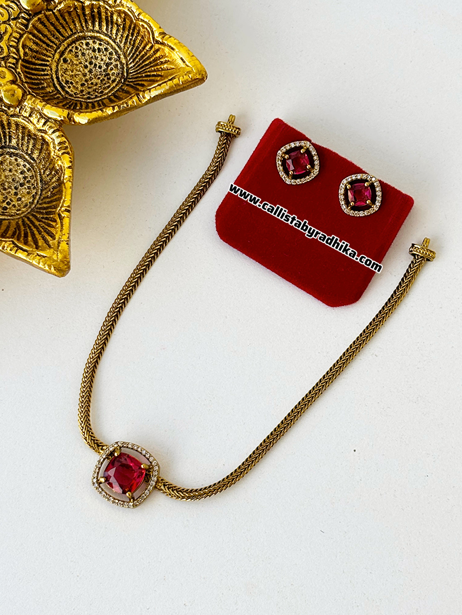 Gold Polish Attigai Necklace