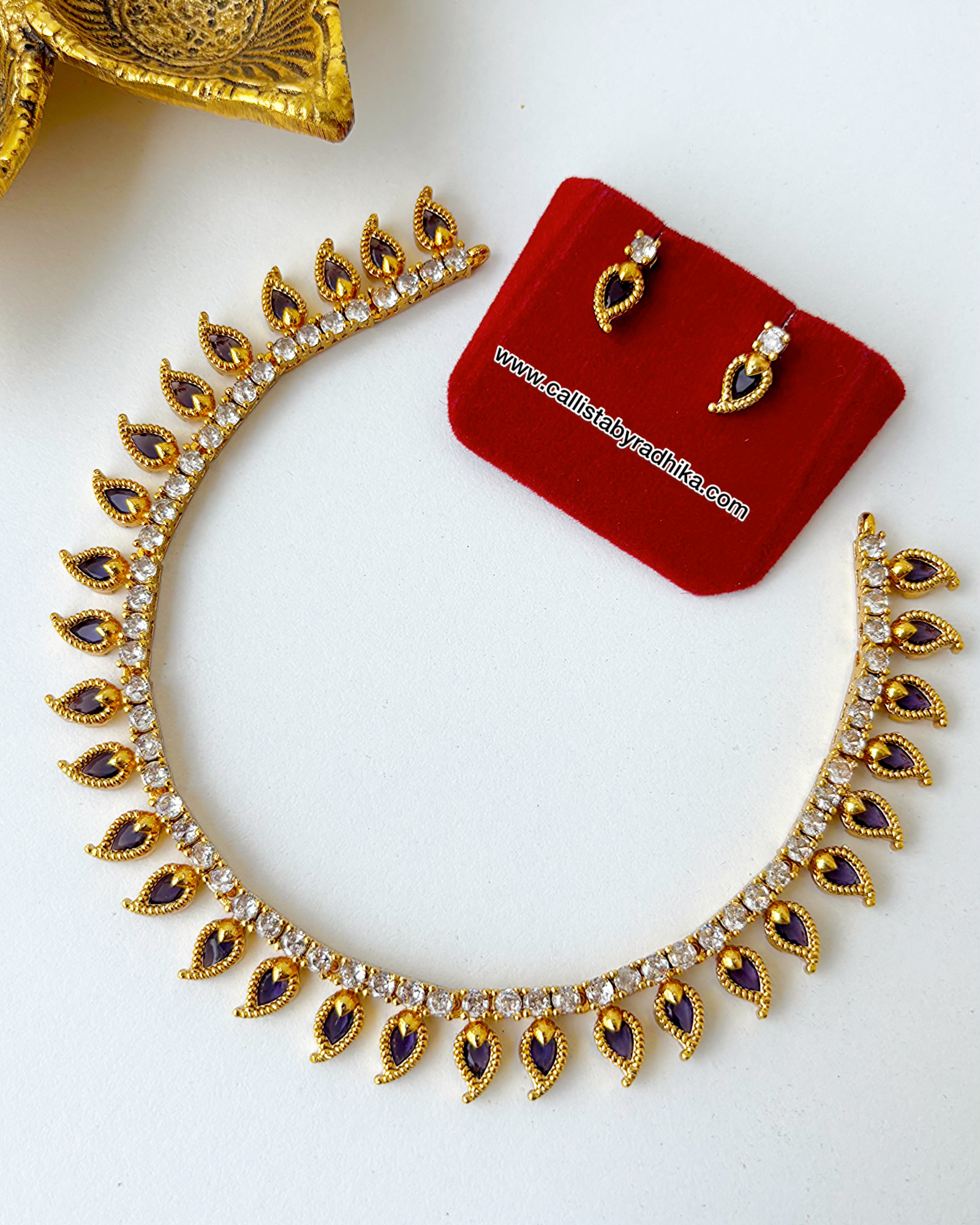 Mango Stone Neckpiece