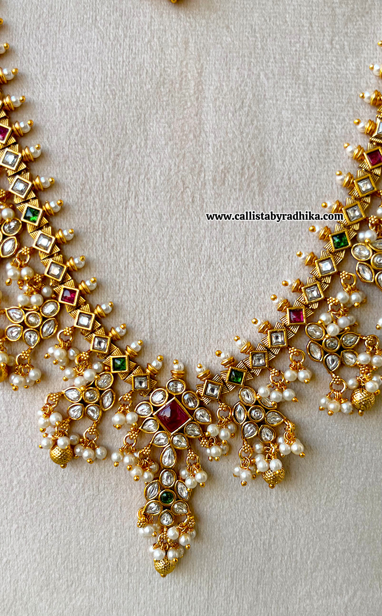 Guttupusalu Long and Short Set