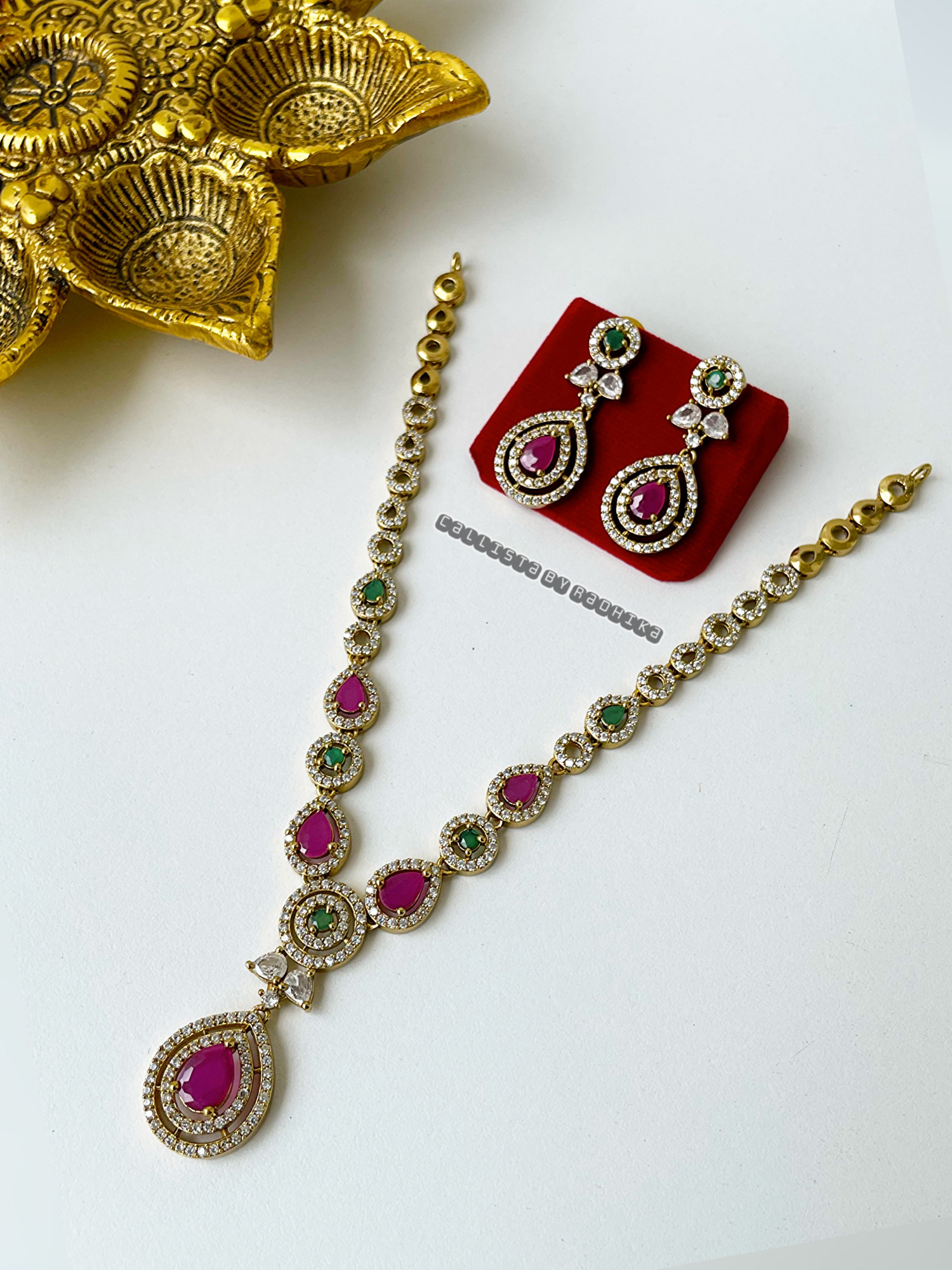 Stone Neckpiece (STN-010)