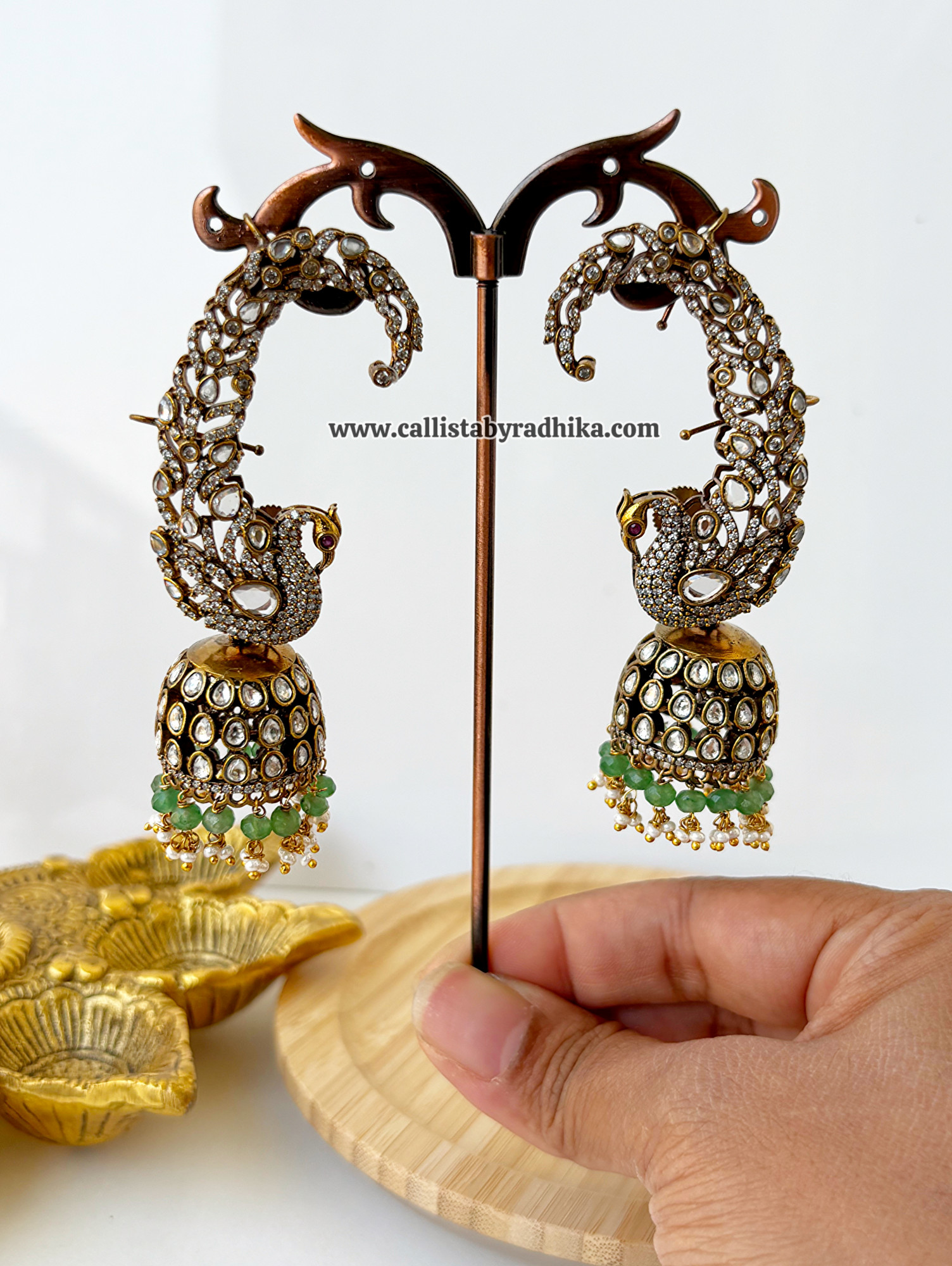 Victorian Polish Earcuff Jumka