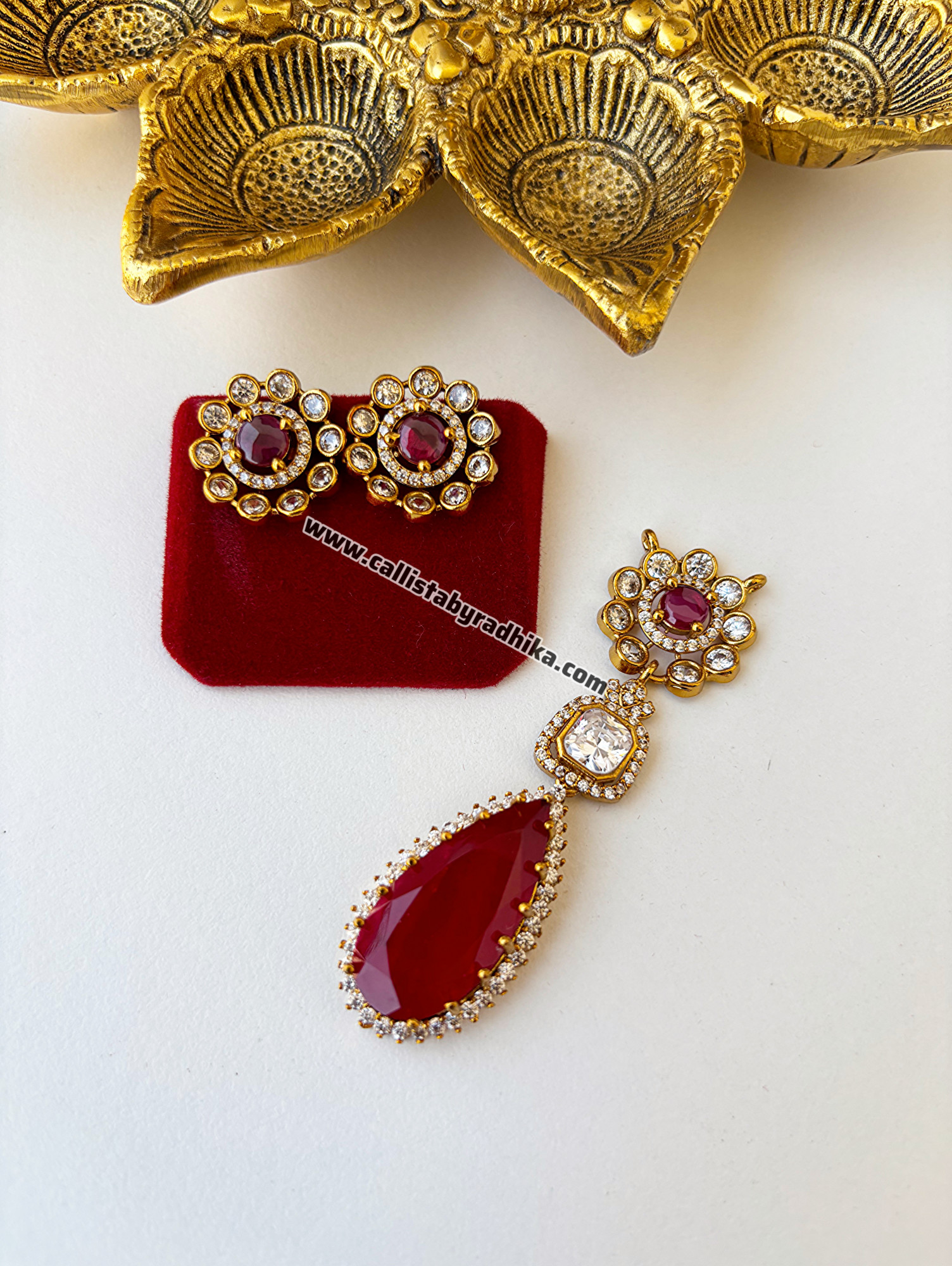 Doublet Stone Pendant Set