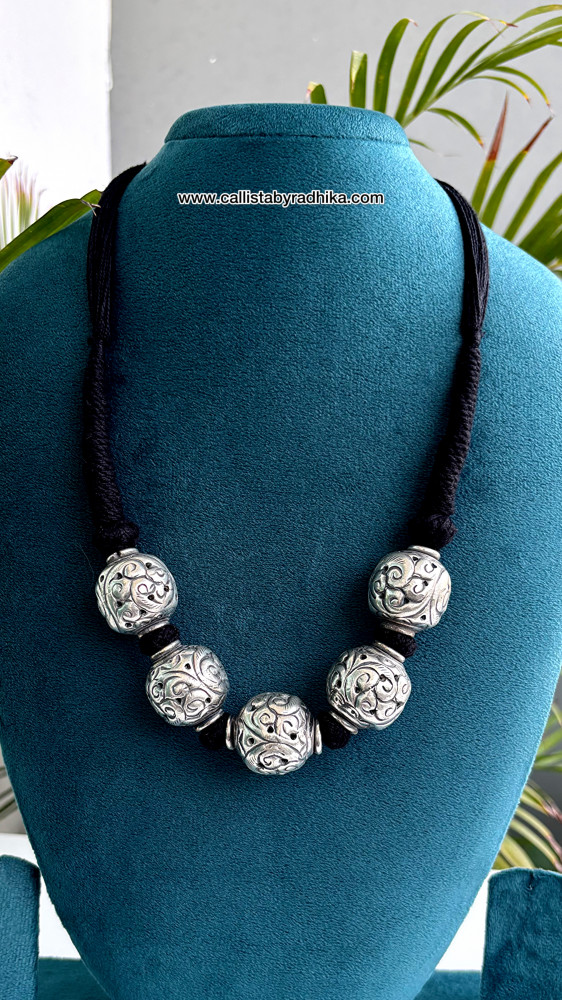 Image of Solid Silver Neckpiece