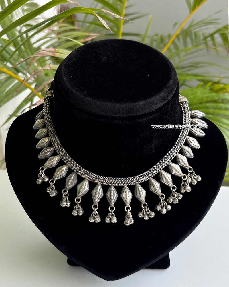 Image of Solid Silver Neckpiece