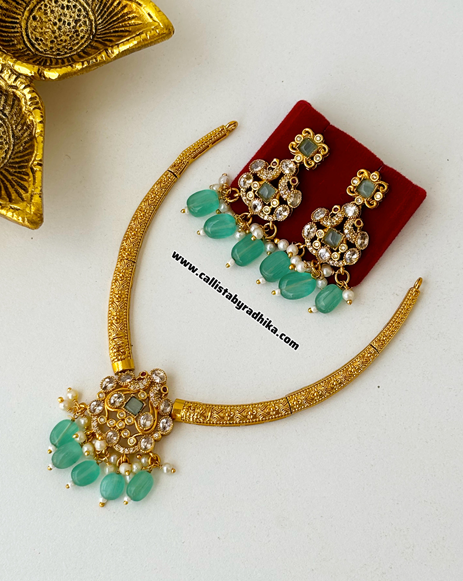 Gold Polish Attigai Necklace