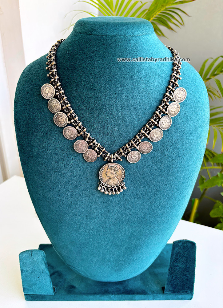 Image of Solid Silver Neckpiece
