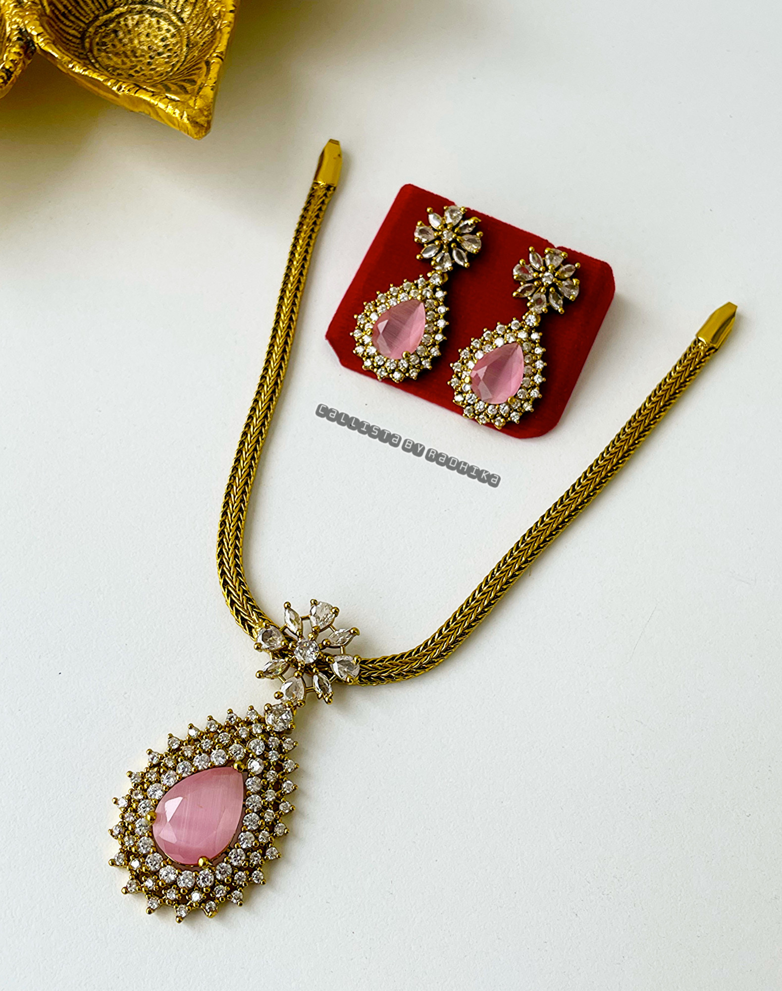 Stone Neckpiece (STN-007)