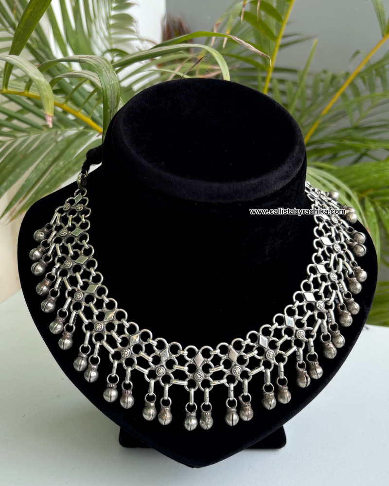 Image of Solid Silver Neckpiece