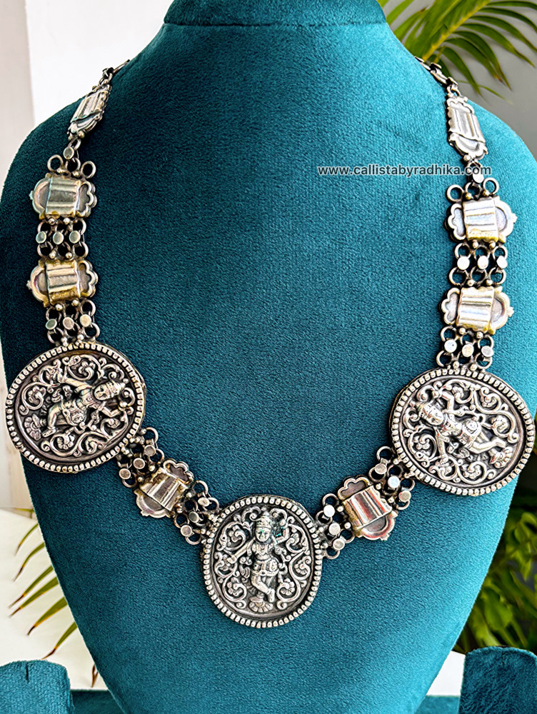 Image of Solid Silver Statement Neckpiece