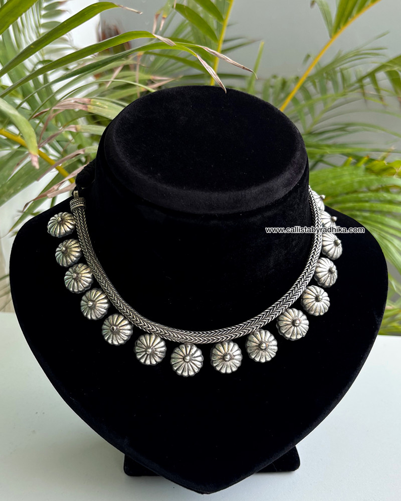 Image of Solid Silver Neckpiece