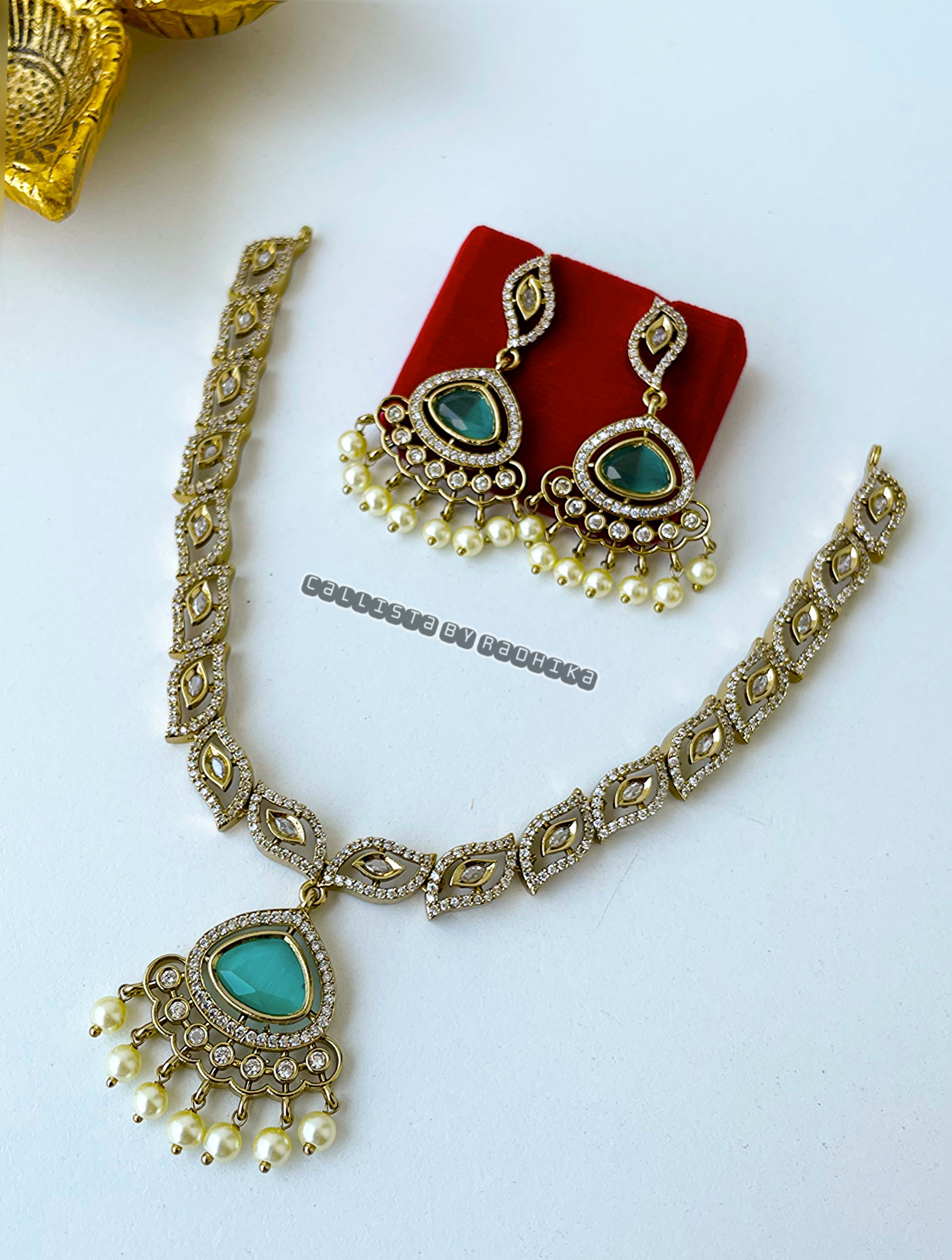 Stone Neckpiece (STN-005)