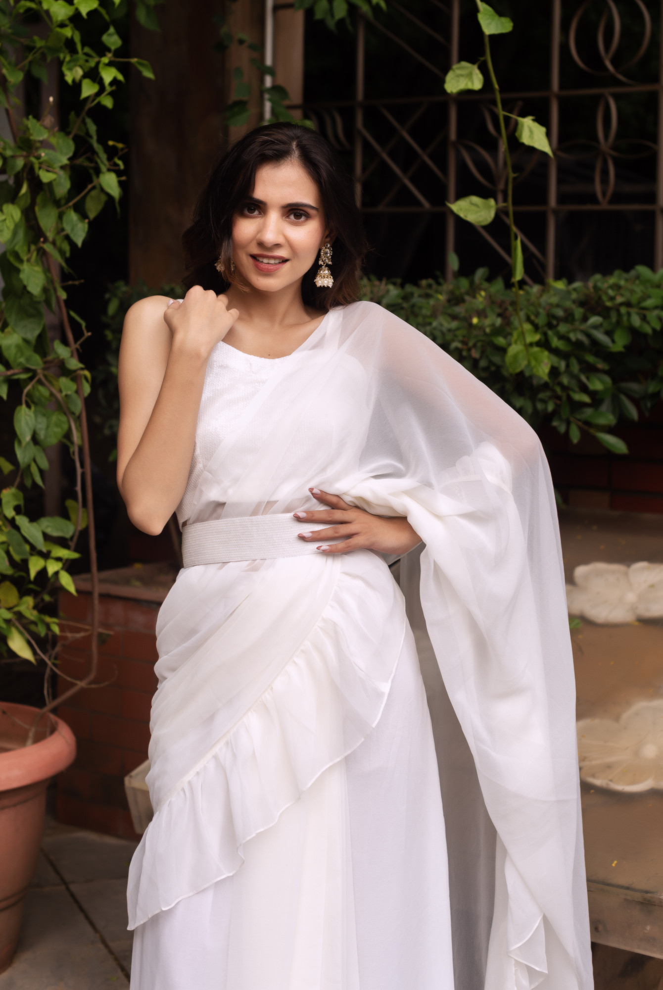 White Georgette Ready To Drape Saree with Seqin Blouse And Belt